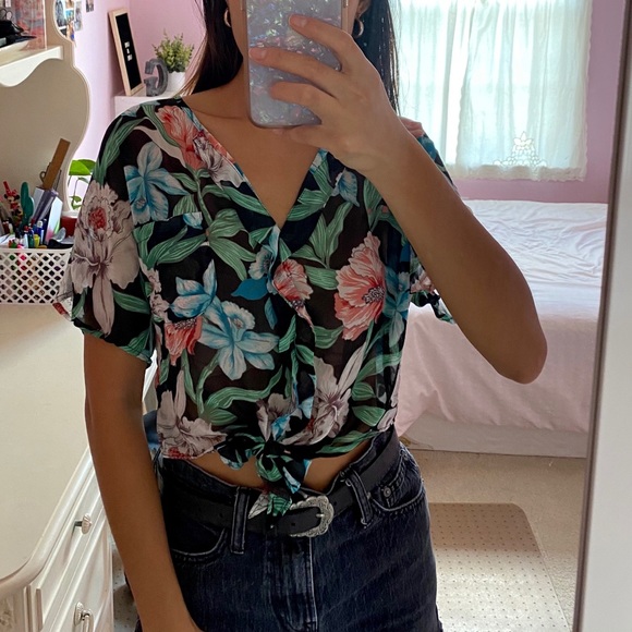 Forever 21 Tops - *4/$24* F21 Aloha Printed Top